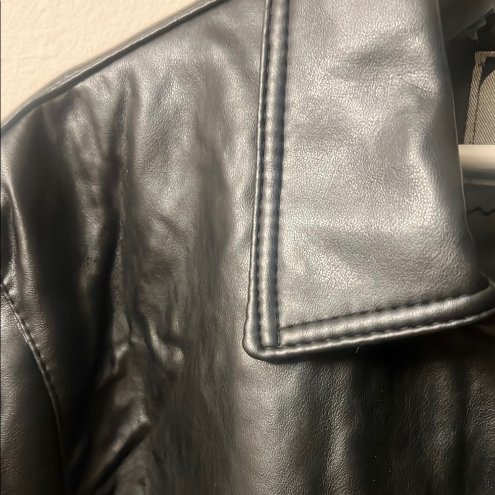 Vintage Armani Collezioni Black leather Lightweight Jacket Sleek Design Vintage - Picture 8 of 17